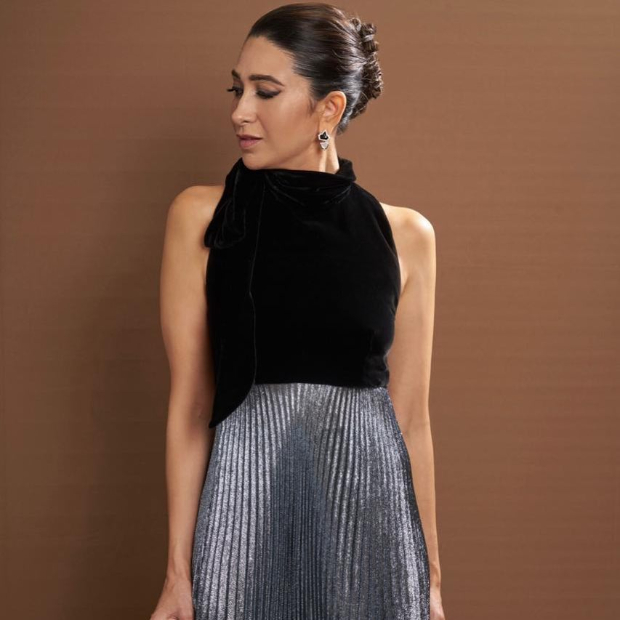 Karisma Kapoor in Reem Acra for Lux Golden Rose Awards 2018 (1)