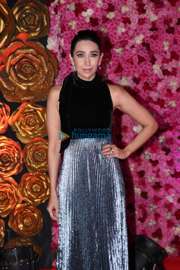 Karisma Kapoor in Reem Acra for Lux Golden Rose Awards 2018 (3)