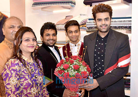 maniesh paul graces the launch of first flagship store of sandesh navlakha 2