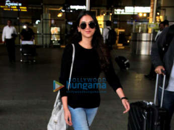 Pooja Hegde, Ameesha Patel, Abhishek Bachchan and others snapped at the airport