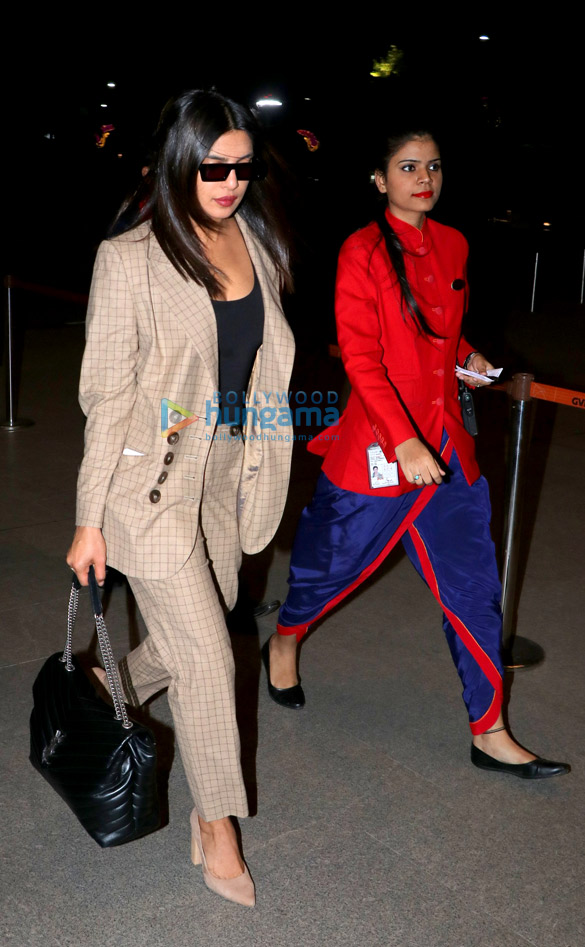 priyanka chopra sunny leone and others snapped at the airport 6