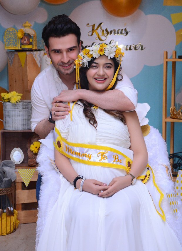 Ramaiya Vastavaiya actor Girish Kumar to soon become a father, hosts baby shower for wife Krsna