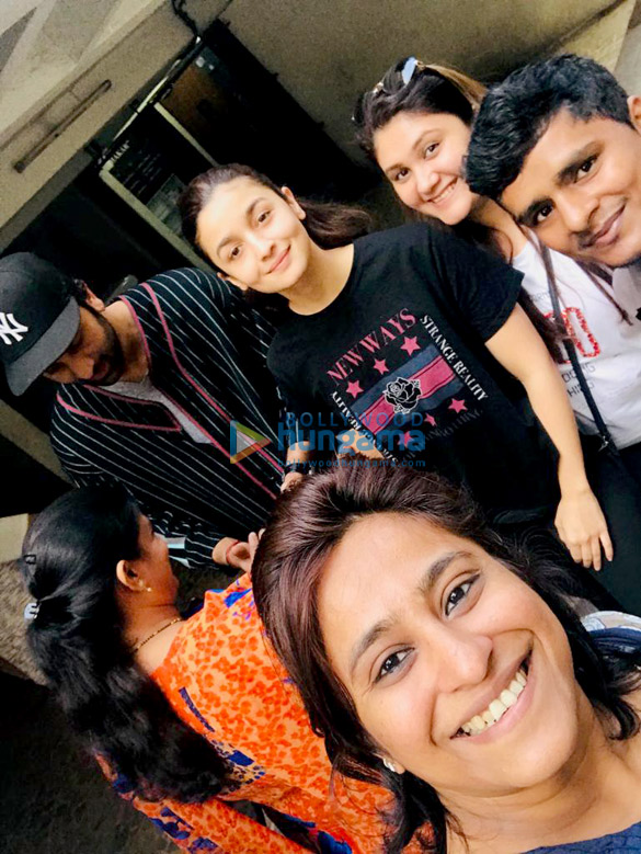 ranbir kapoor and alia bhatt visit doctor in juhu after injury 3 2
