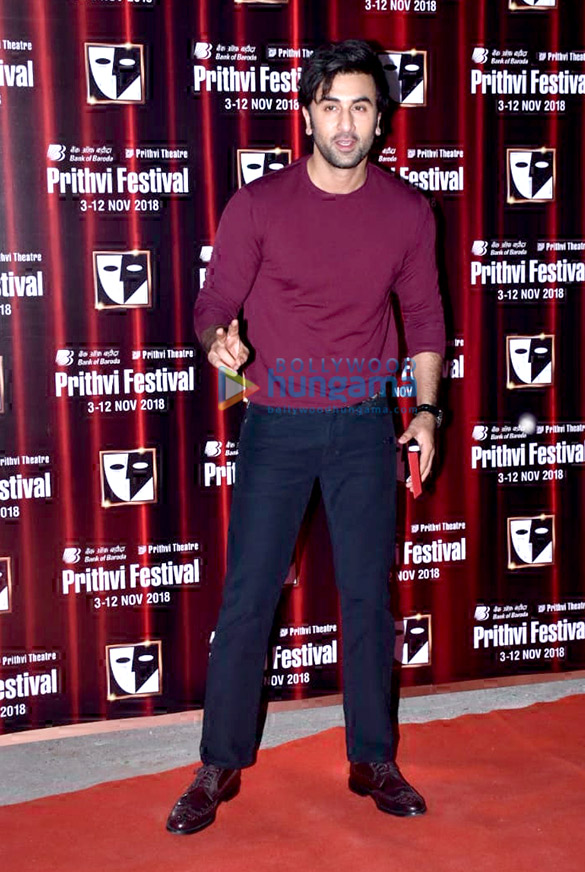 ranbir kapoor and celebs grace the opening of prithvi theatre festival at royal opera house 9