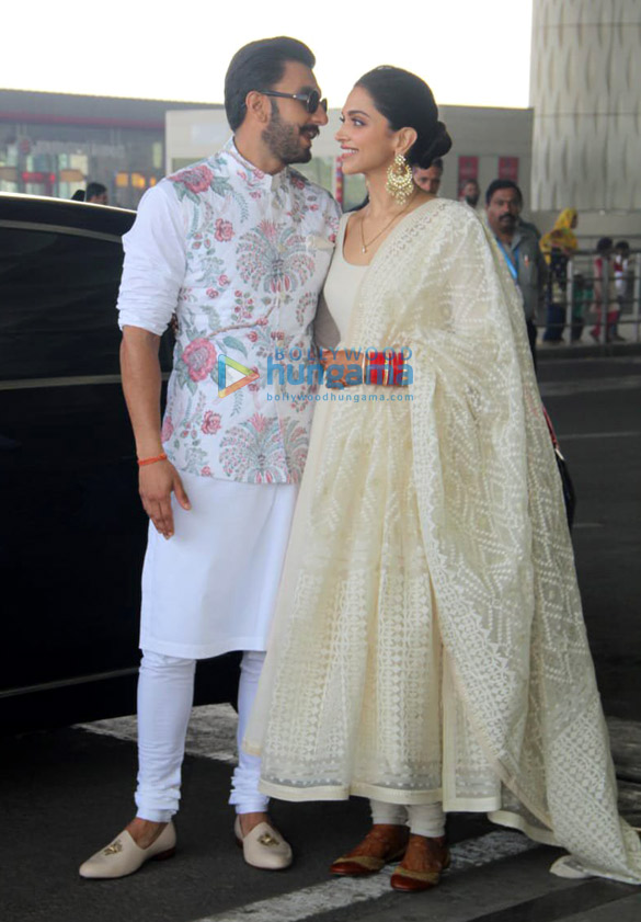 ranveer singh and deepika padukone snapped at the airport 8