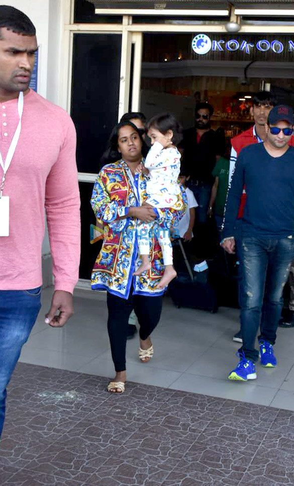 salman khan sunny deol kainaat arora and others snapped at the airport 2 2