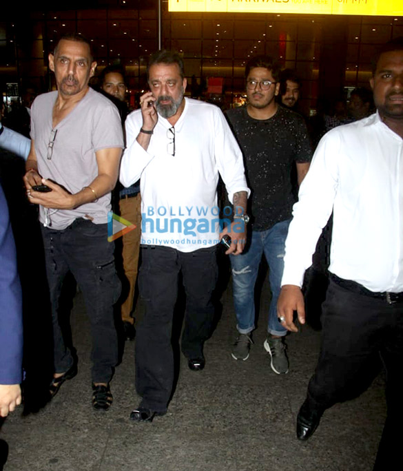 sanjay dutt sonal chauhan esha gupta and others snapped at the airport 5