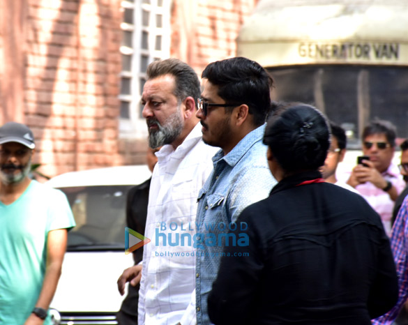 sanjay dutt and sophie choudry spotted in bandra 1