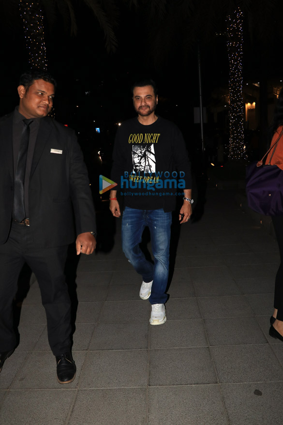 sanjay kapoor vicky kaushal and kainaat arora spotted at yauatcha in bkc 4