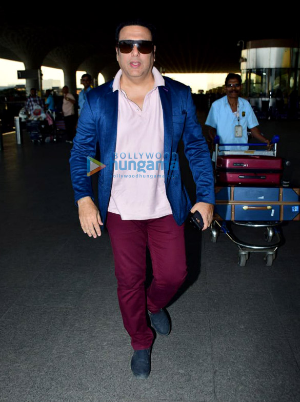 shah rukh khan kareena kapoor khan amitabh bachchan and others snapped at the airport 5