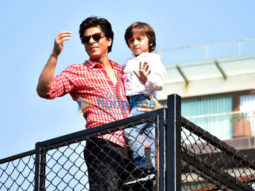 Shah Rukh Khan snapped greeting fans at Mannat