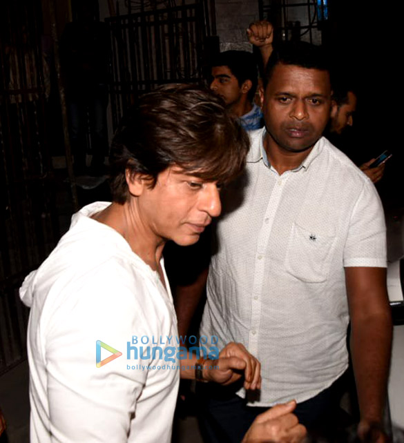 shah rukh khan snapped in mumbai 4 3