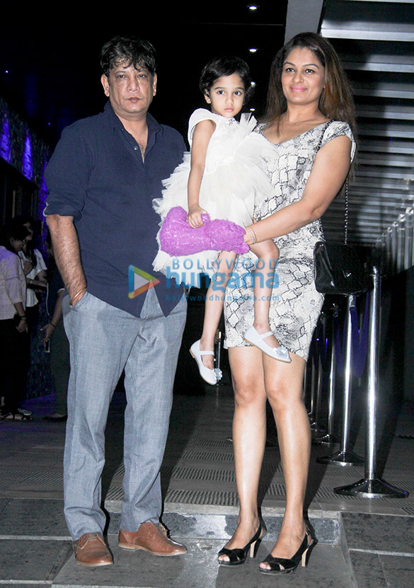 shraddha kapoor siddhanth kapoor and others snapped at padmini kolhapures birthday party 6