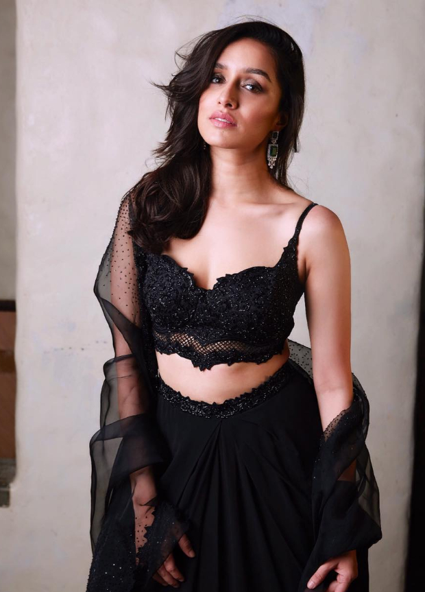 Shraddha Kapoor in Koesch by Kresha Bajaj for Diwali 2018 bash (4)