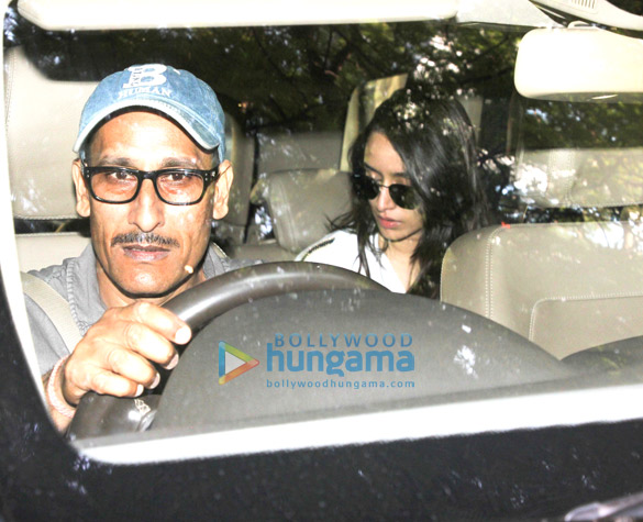 shraddha kapoor spotted at bandra 4