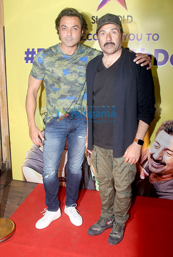 sunny deol and bobby deol snapped at hoot in juhu 1