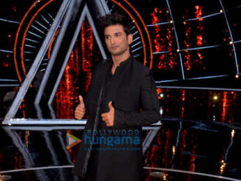 Sushant Singh Rajput and Sara Ali Khan snapped on sets of Indian Idol promoting their film Kedarnath