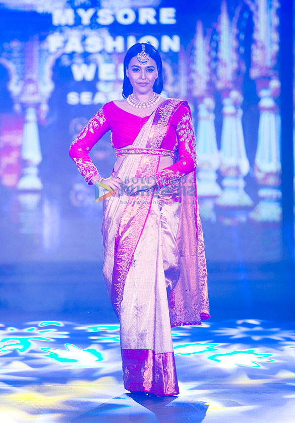 Swara Bhaskar walk the ramp for Arpitha Randeep’s at Mysore Fashion Week Season 5 Swara Bhaskar walk the ramp for Arpitha Randeep’s at Mysore Fashion Week Season 5