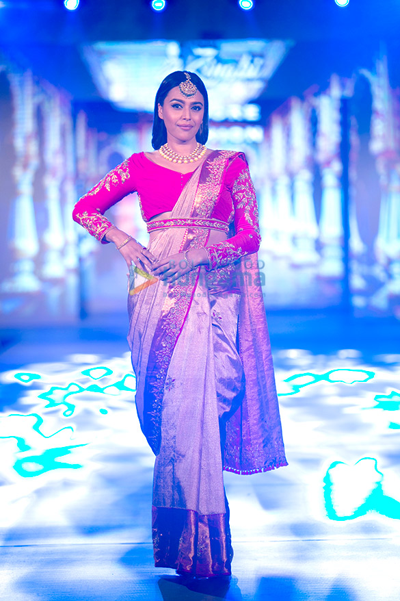 swara bhaskar walk the ramp for arpitha randeeps at mysore fashion week season 5 3