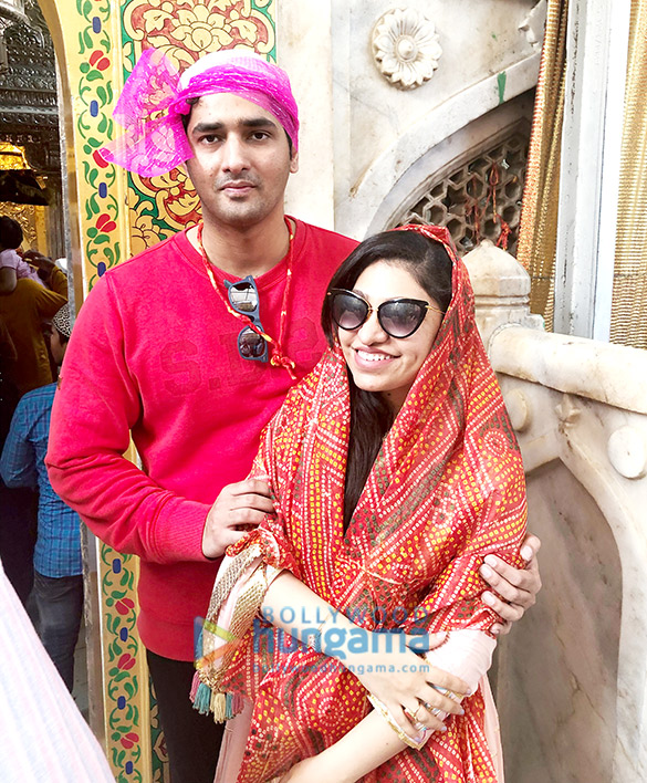 tulsi kumar pays her respects at ajmer shariff dargah 4