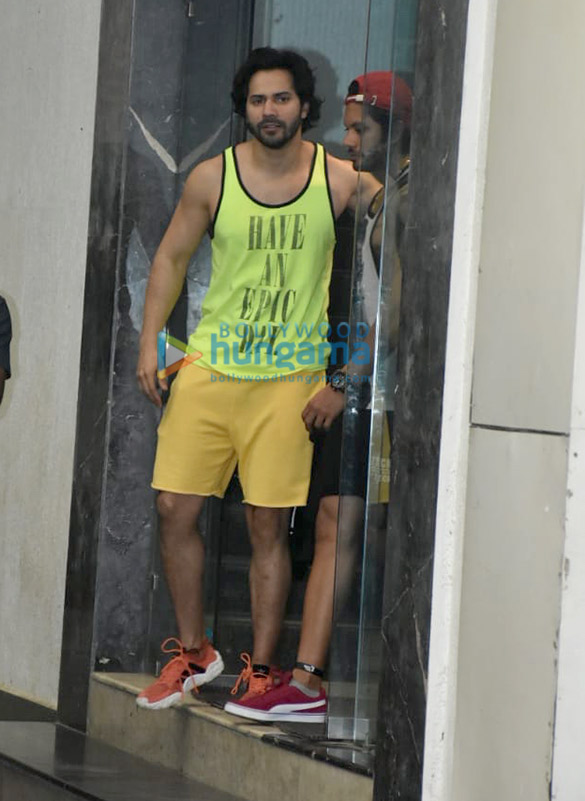 Varun Dhawan spotted at the gym in Bandra Varun Dhawan spotted at the gym in Bandra