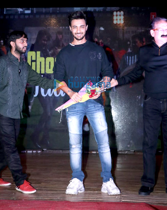 aayush sharma spotted at nmk college bandra 2