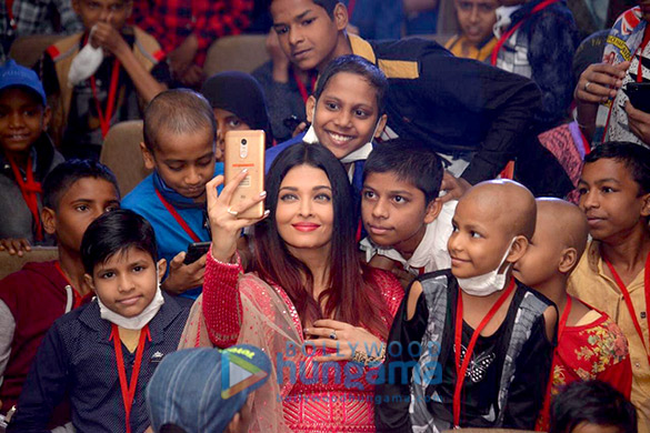 aishwarya rai bachchan celebrates christmas with cancer affected kids 4