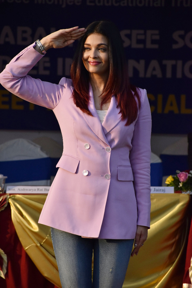 Aishwarya Rai Bachchan in Massimo Dutti blazer and Diesel denim for a sports meet (5)