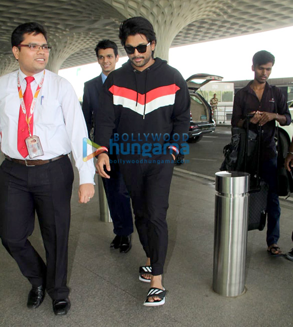 alia bhatt kangana ranaut varun dhawan and others snapped at the airport5