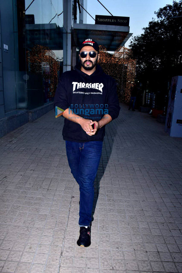 arjun kapoor and rohit dhawan spotted at juhu pvr 2