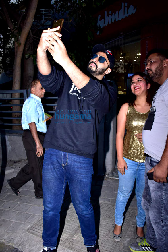 arjun kapoor and rohit dhawan spotted at juhu pvr 6