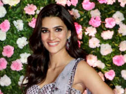 Beautiful Kriti Sanon at Kapil Sharma Wedding Reception Mumbai