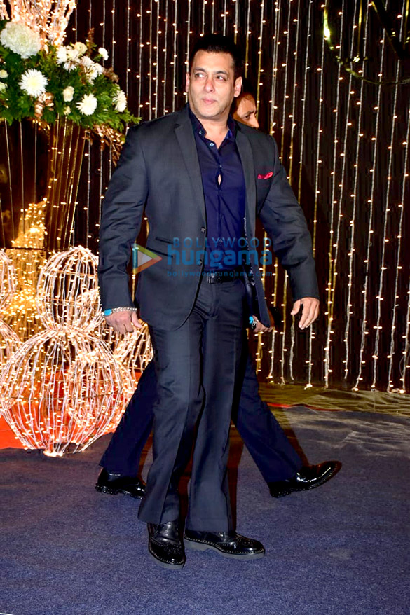 celebs grace nick jonas and priyanka chopras wedding reception1 8