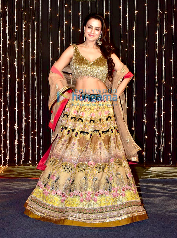 celebs grace nick jonas and priyanka chopras wedding reception3 4