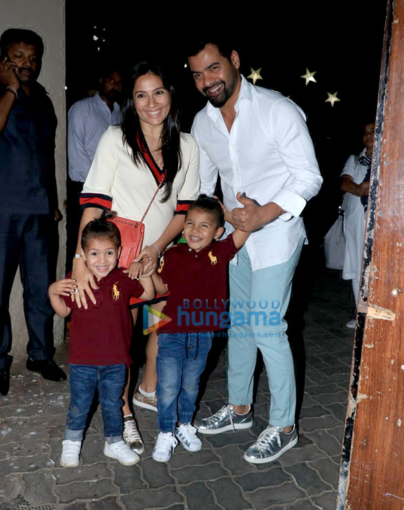 celebs grace salman khans residence for christmas 2018 party 005 4