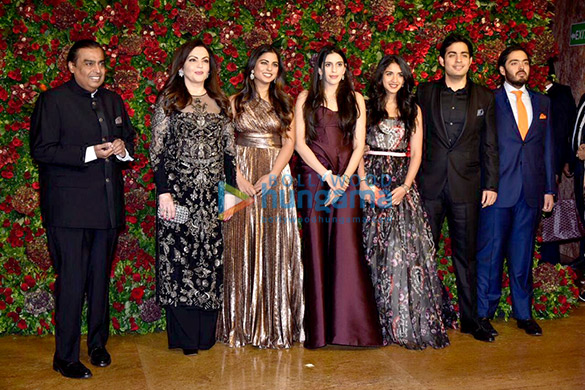 deepika padukone and ranveer singh grace their mumbai reception 22