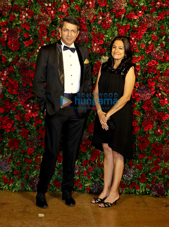 deepika padukone and ranveer singh grace their mumbai reception 53