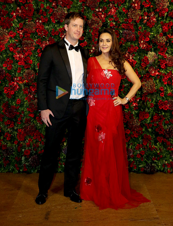 deepika padukone and ranveer singh grace their mumbai reception 94