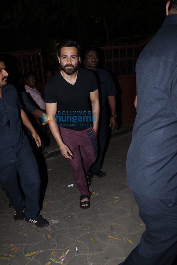 emraan hashmi spotted at on shoot in pali hill bandra 3