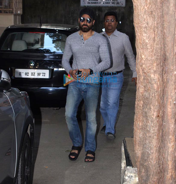 emraan hashmi spotted in bandra 1 3