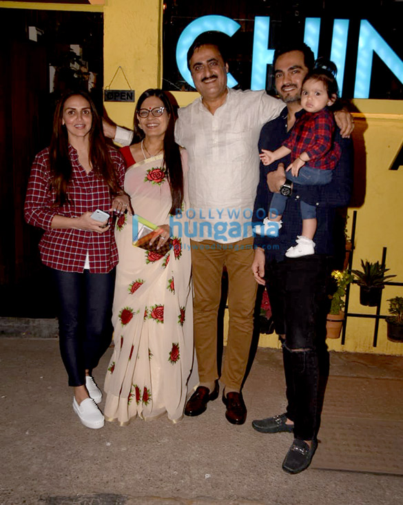 585px x 733px - Esha Deol and Bharat Takhtani snapped with his family (2) | Esha Deol,  Bharat Takhtani Images - Bollywood Hungama