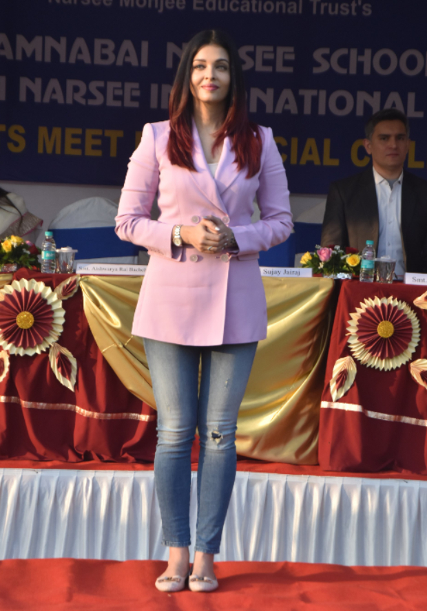 Aishwarya Rai Bachchan in Massimo Dutti blazer and Diesel denim for a sports meet (4)