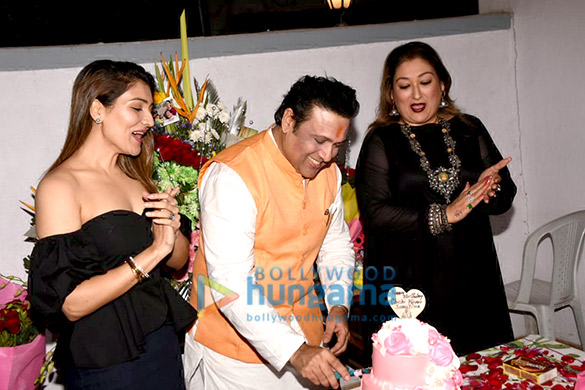 govinda snapped with wife and daughter on his birthday 5