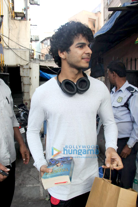 ishaan khatter spotted at bastian in bandra 2