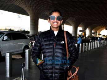 Jacqueline Fernandez, Kartik Aaryan, Anupam Kher and others snapped at the airport
