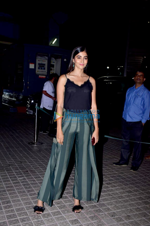 janhvi kapoor sara ali khan and others grace the special screening of kedarnath 7