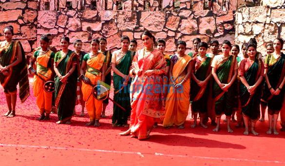 kangana ranaut graces the trailer launch of the film manikarnika the queen of jhansi 5