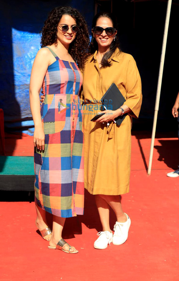 kangana ranaut snapped with anita dongre during the shooting at the great eastern home 1