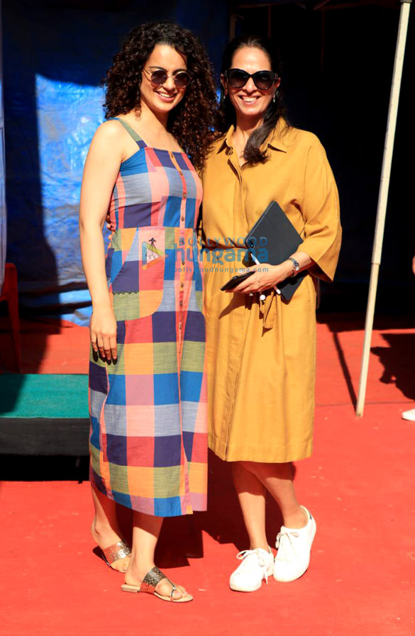 kangana ranaut snapped with anita dongre during the shooting at the great eastern home 3