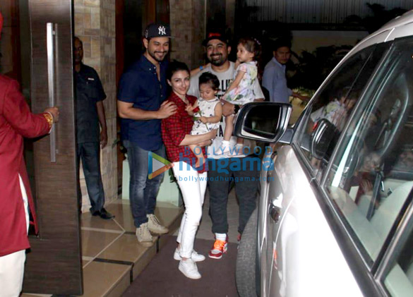 kareena kapoor khan soha ali khan and others at taimur ali khans birthday party in bandra 06